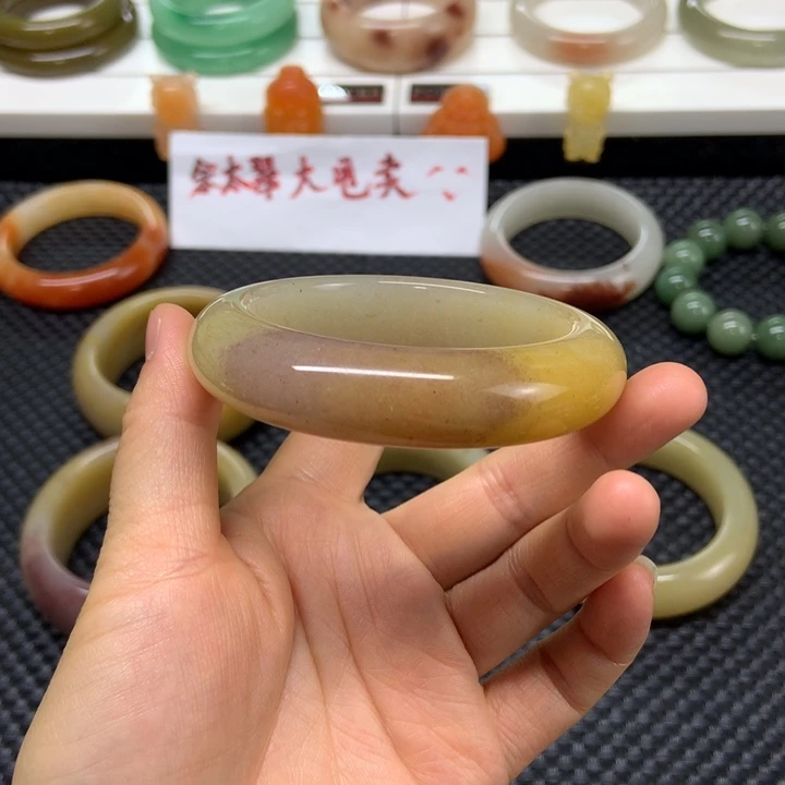 石英质玉未镶嵌手镯