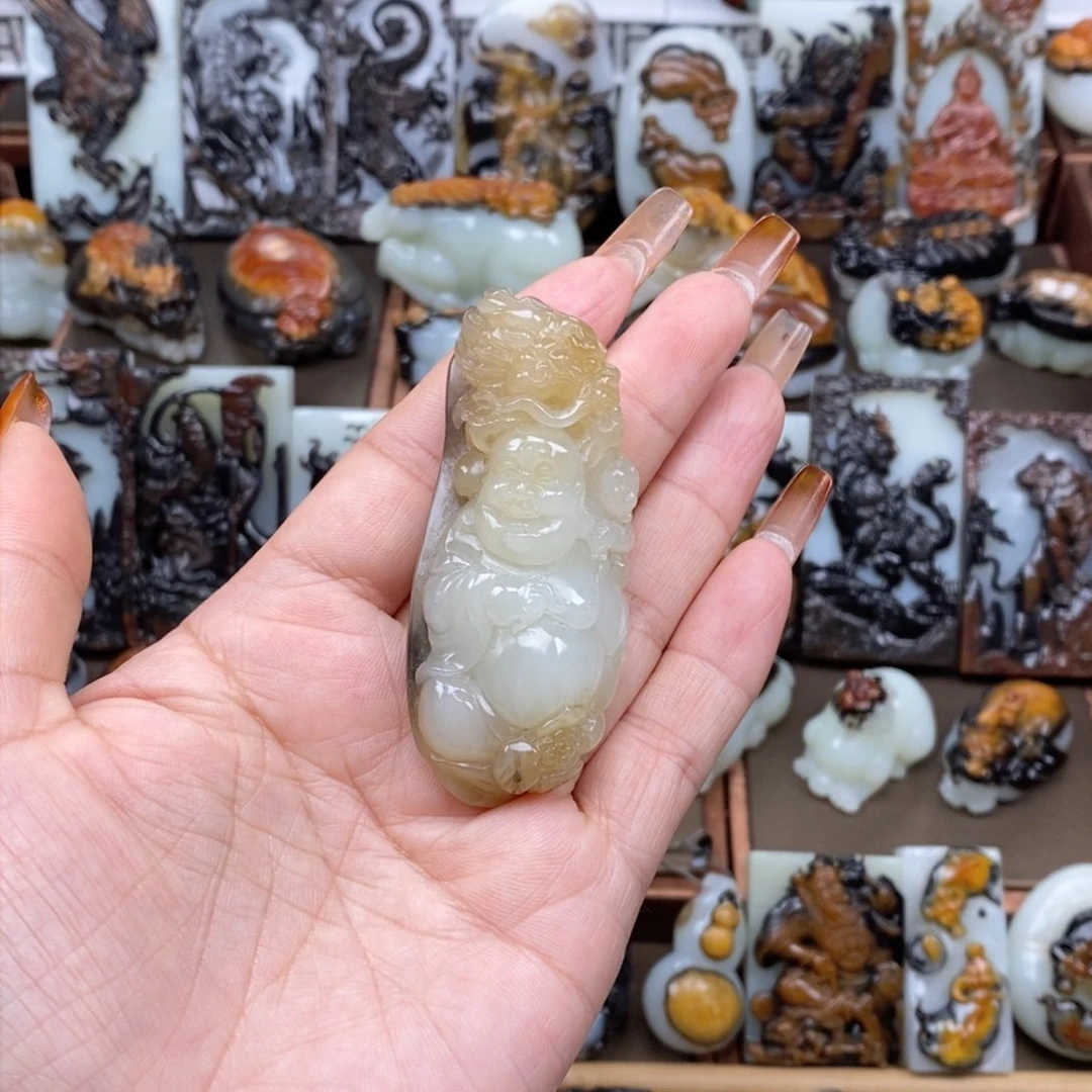 颈饰未镶嵌和田玉