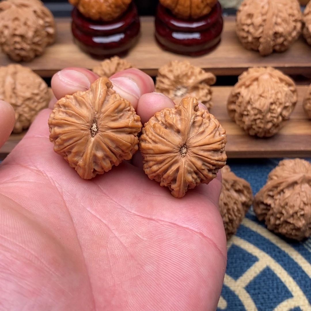 李***霖文玩核桃吊坠磨盘