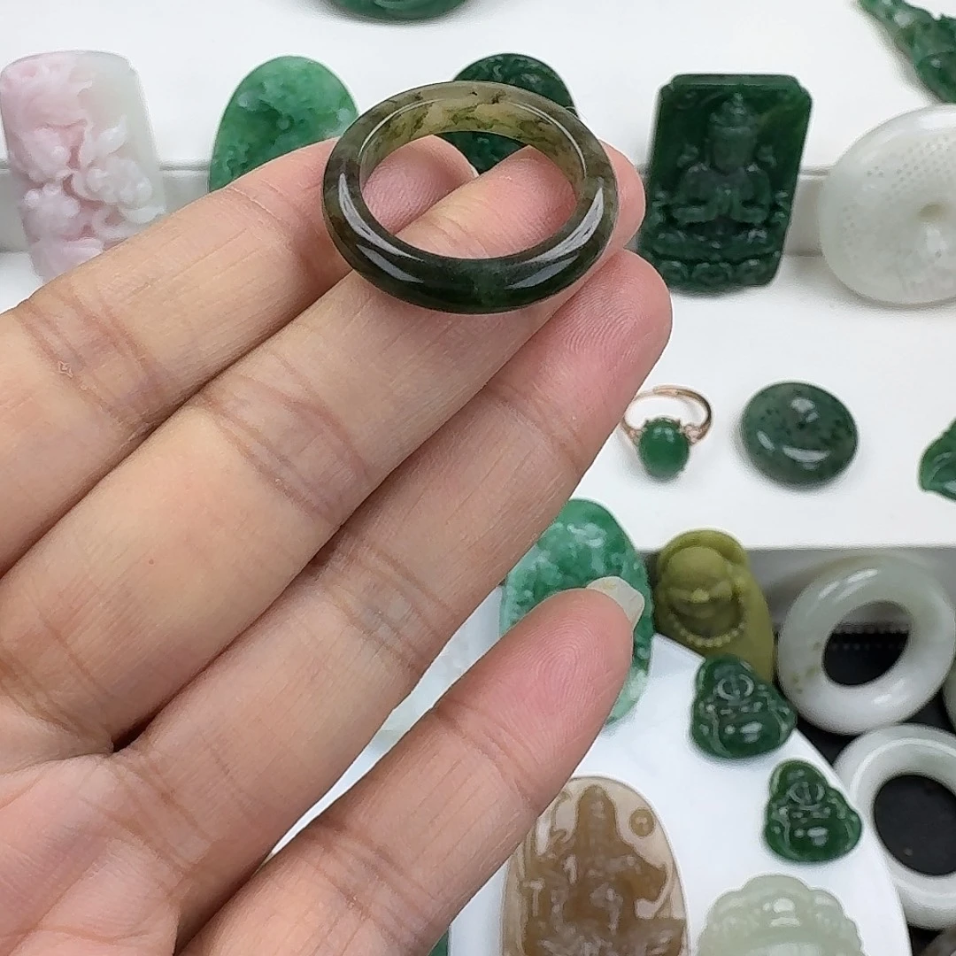 独山玉未镶嵌颈饰