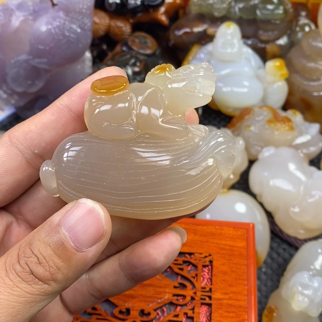 玛瑙/玉髓手把件未镶嵌清**语