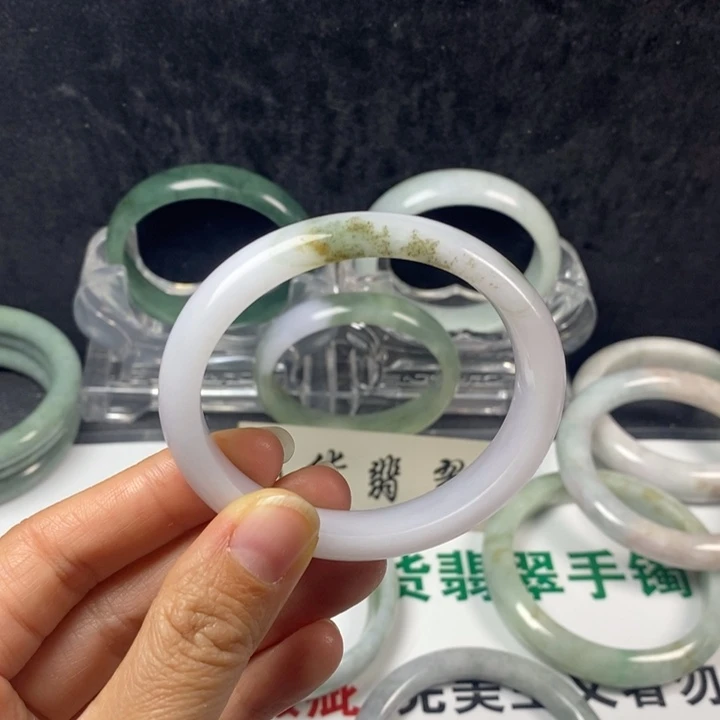 翡翠未镶嵌手镯18号。 54.9圈贵妃正圈52