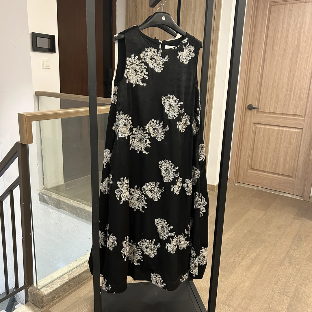 超级无敌好看的无袖重工亮片刺绣提花长裙