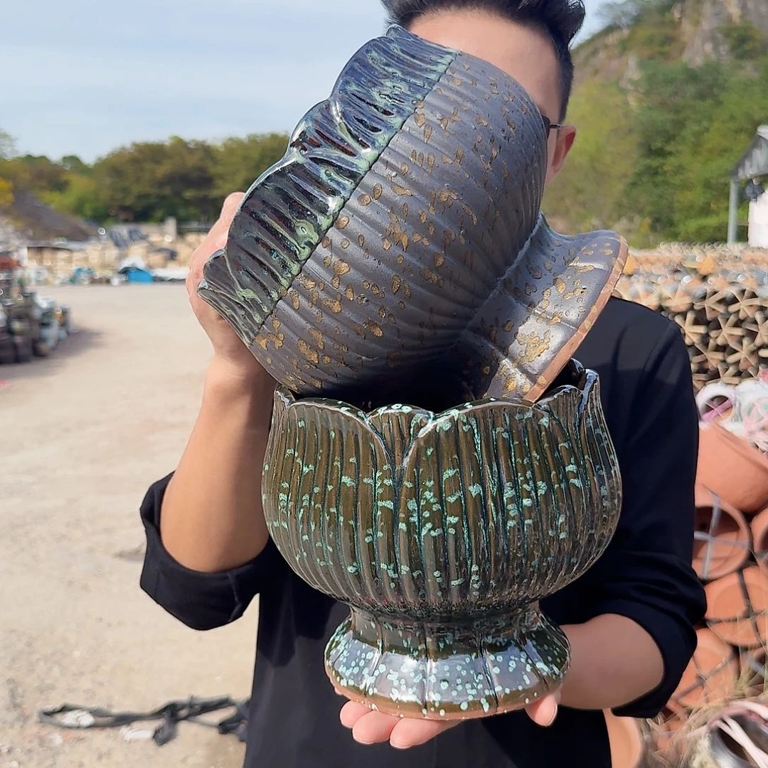 紫砂花盆口20.5高19.5（两个莲花混搭