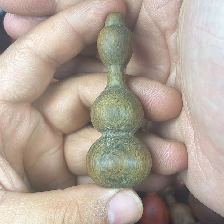 维腊木（绿檀）j****）