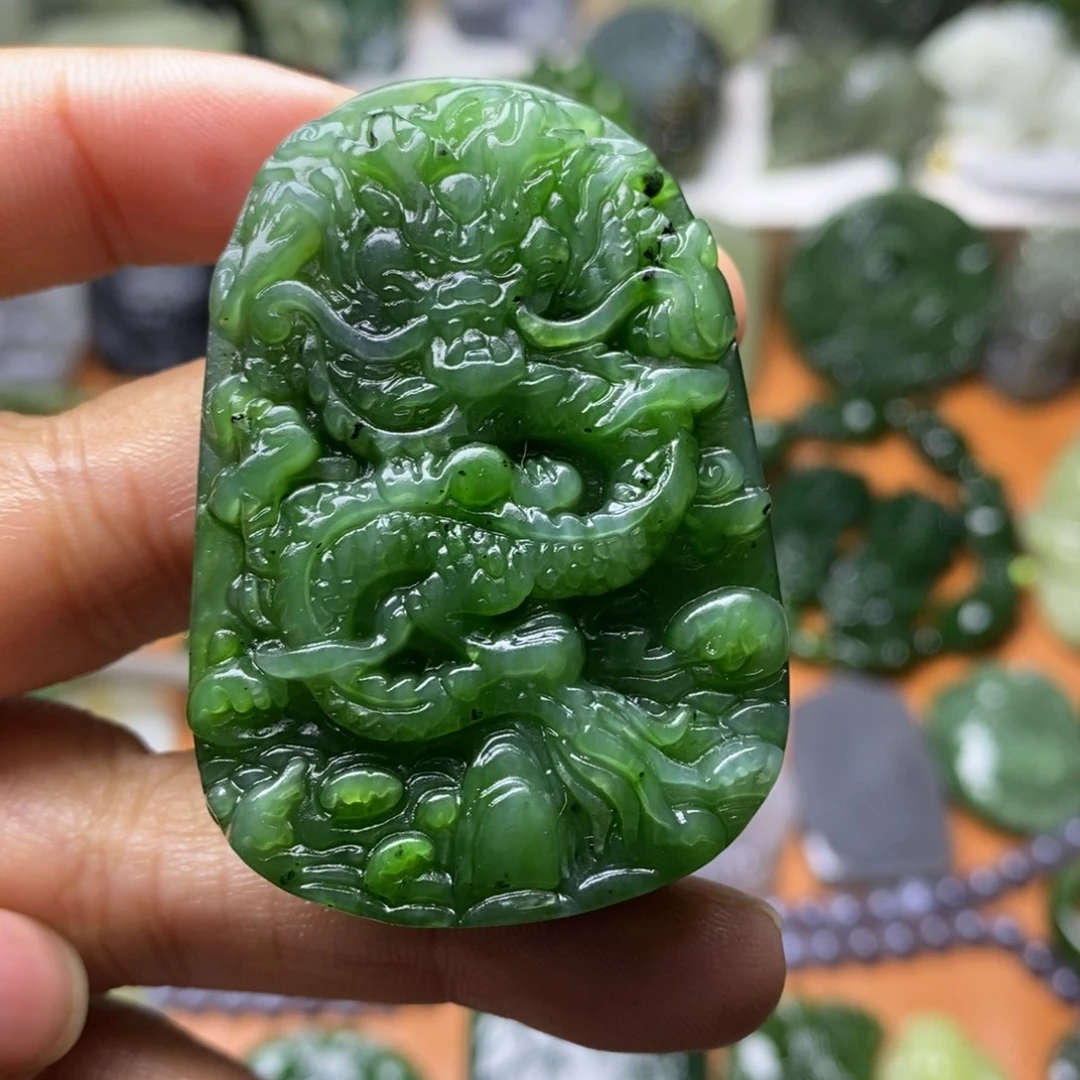 和田玉未镶嵌颈饰包容