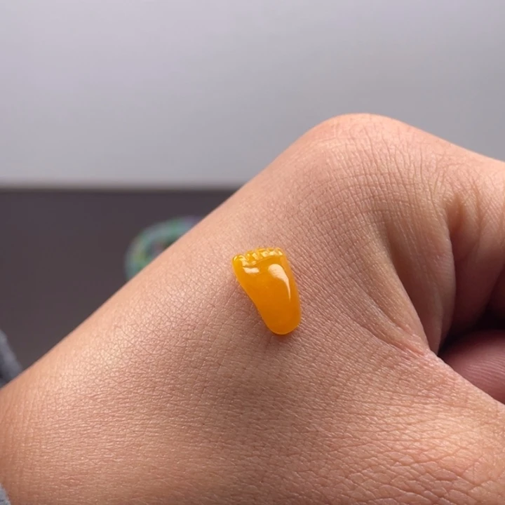 翡翠未镶嵌颈饰吊坠