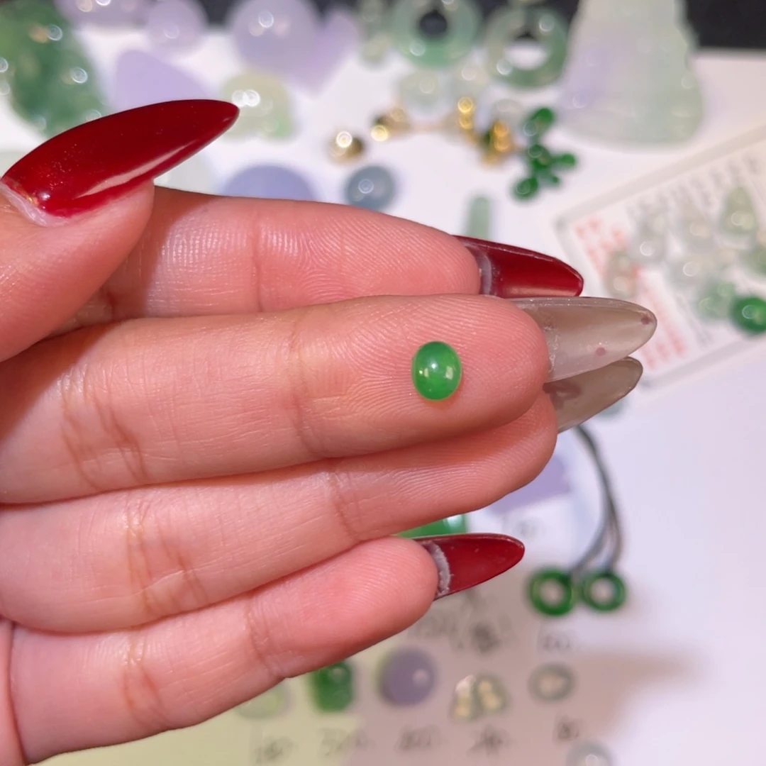 翡翠未镶嵌颈饰裸石