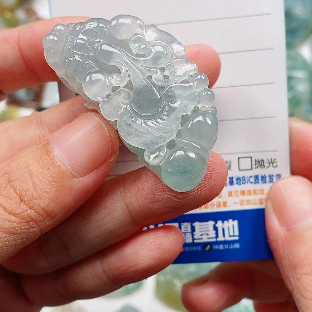 颈饰未镶嵌翡翠貔貅