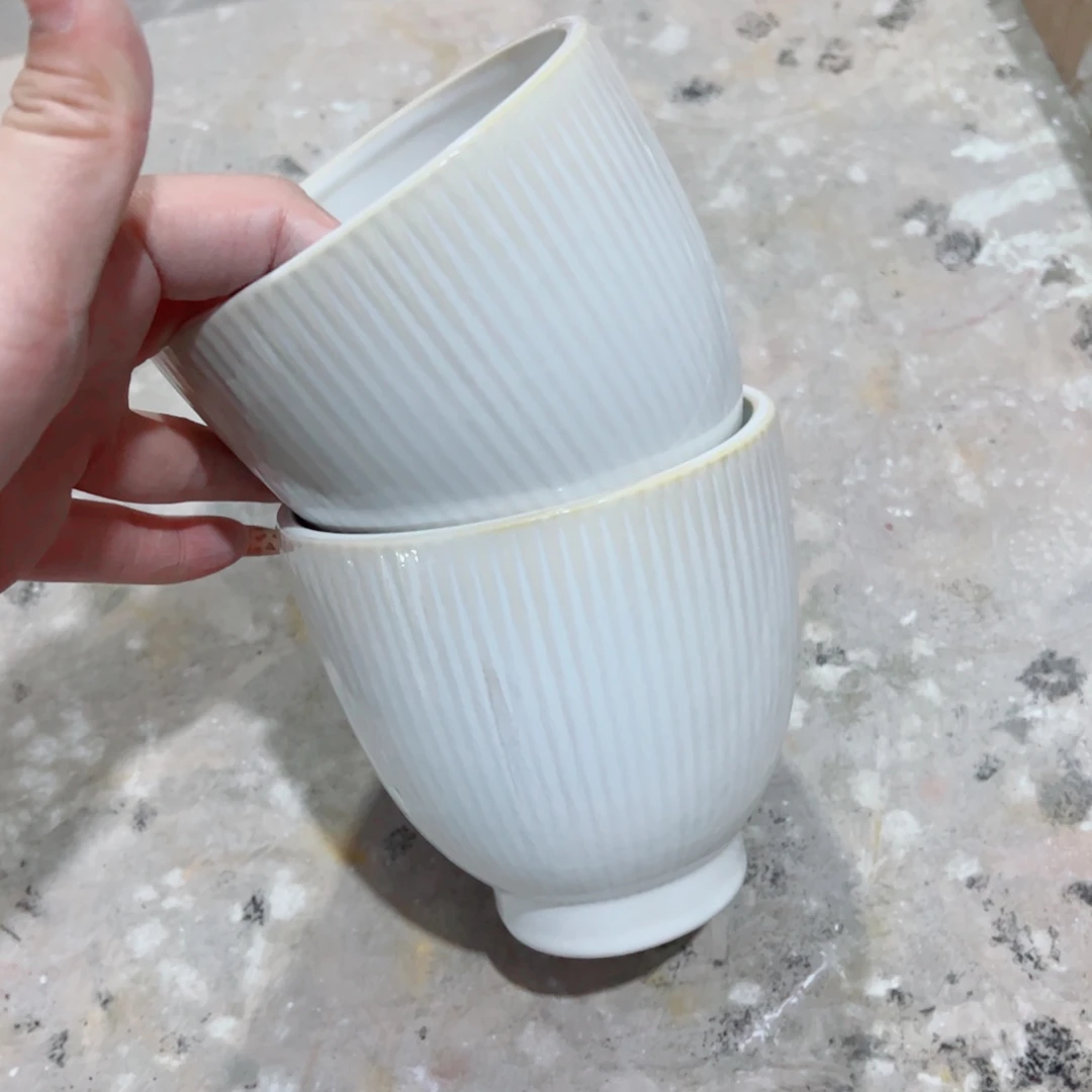 有孔，陶瓷花盆满10米包邮发货。