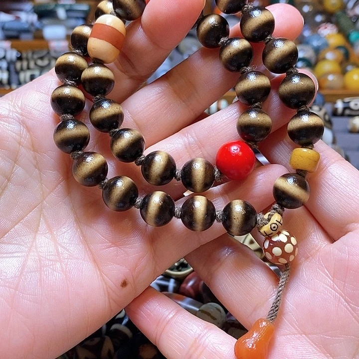 玛瑙/玉髓手串未镶嵌逍*鼠