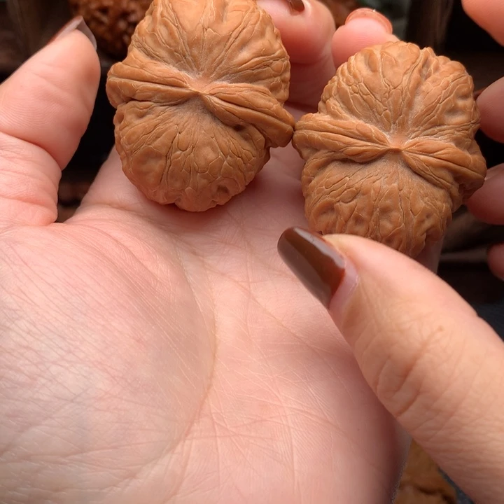 大***文玩核桃吊坠元宝44尺