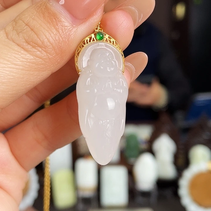 和田玉18K金镶嵌颈饰