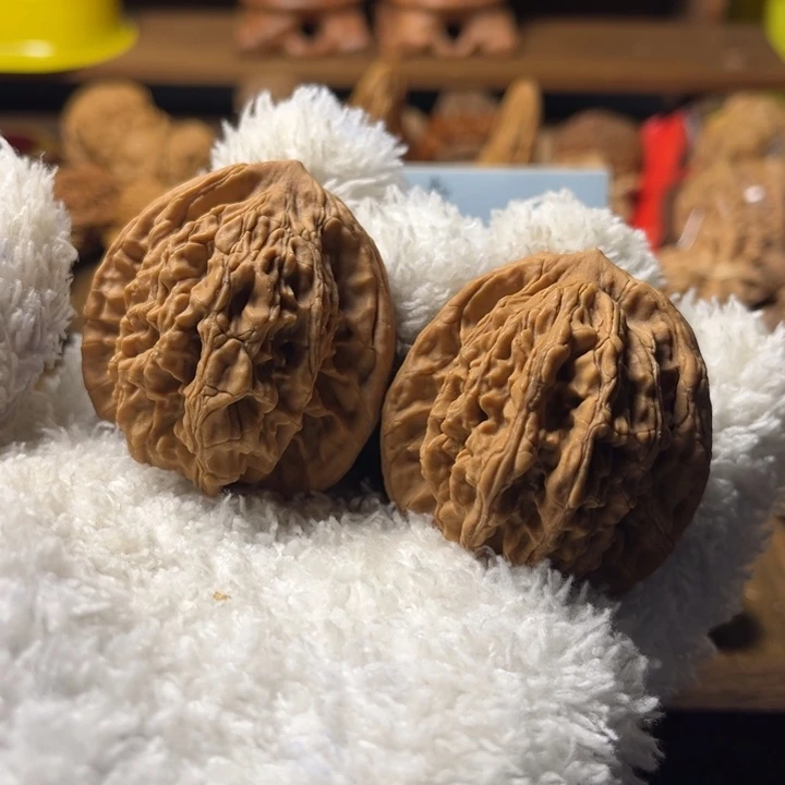 文玩核桃把件麦穗虎头