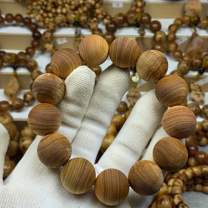 柏木（崖柏）1.8毛珠