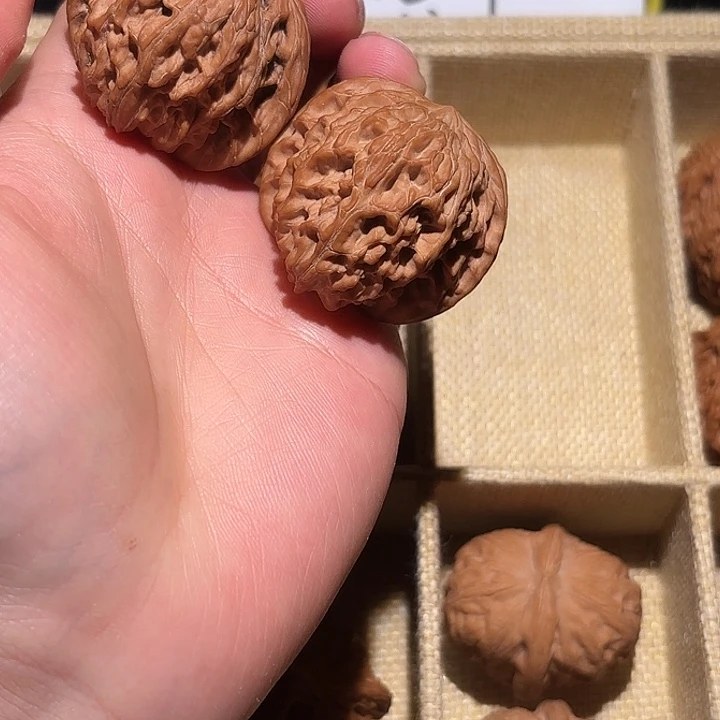 吊坠文玩核桃40+红皮山地磨