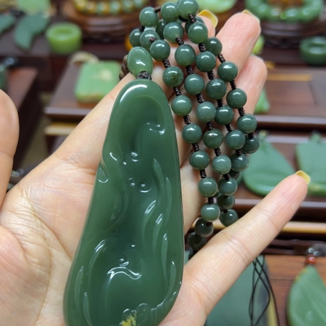 【闪购商品】岫岩河磨玉（透闪石质玉）未镶嵌颈饰潇***回九鱼戏水