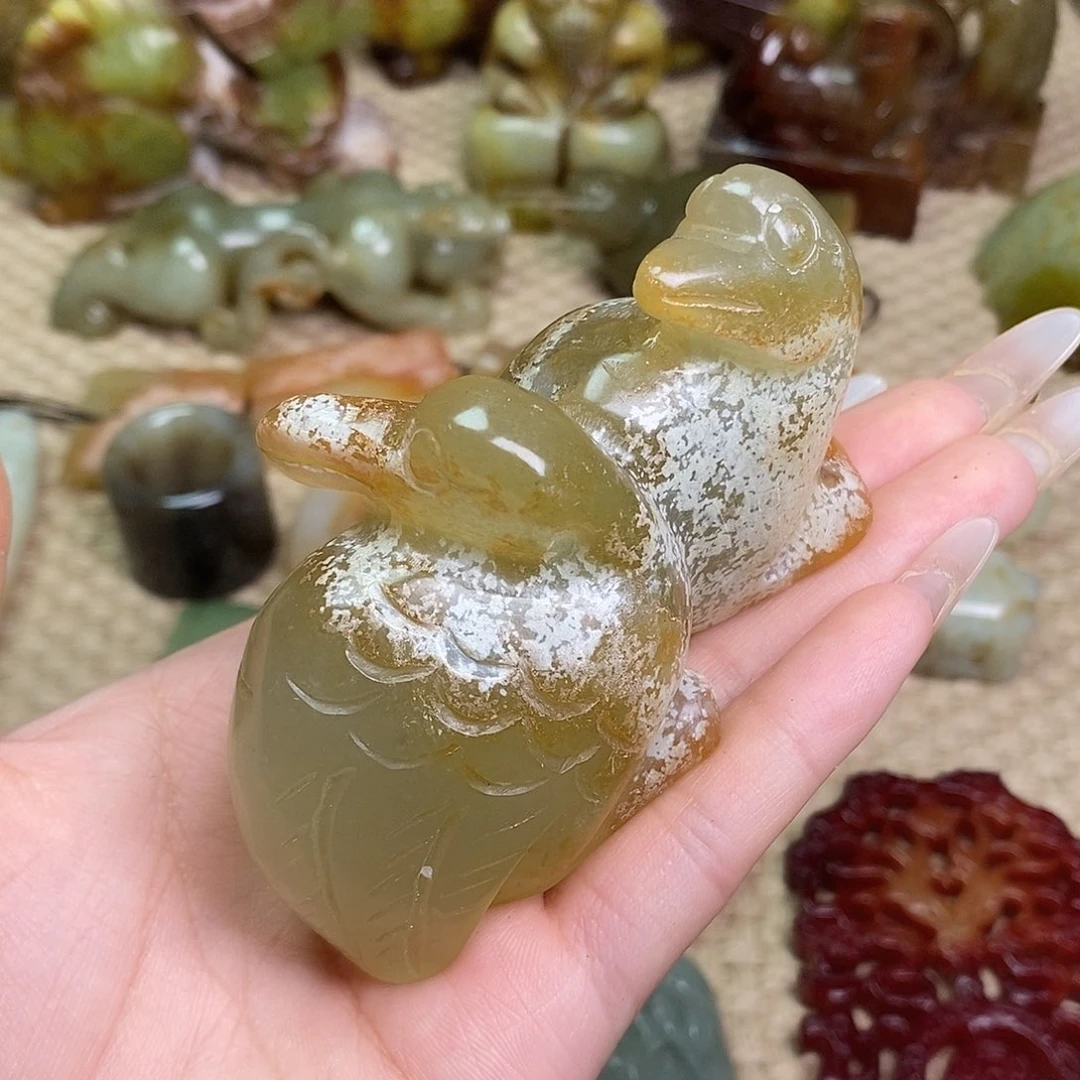 未镶嵌蛇纹石玉颈饰
