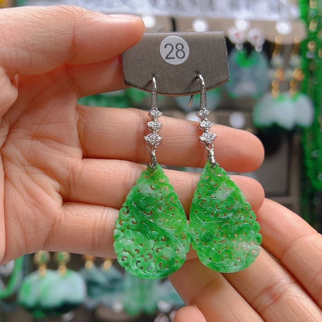 银S925镶嵌翡翠耳饰向***?