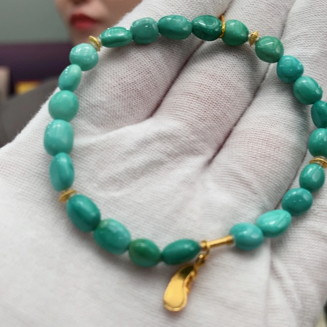 绿松石颈饰未镶嵌