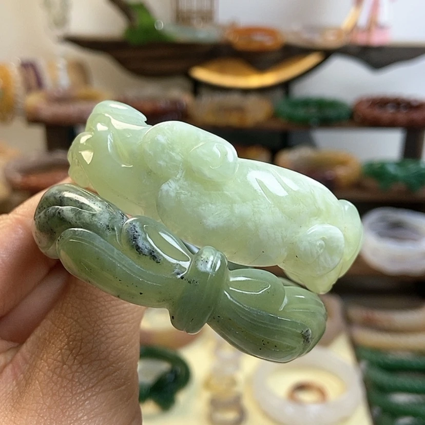 【闪购商品】石英质玉手镯未镶嵌55-56圈口