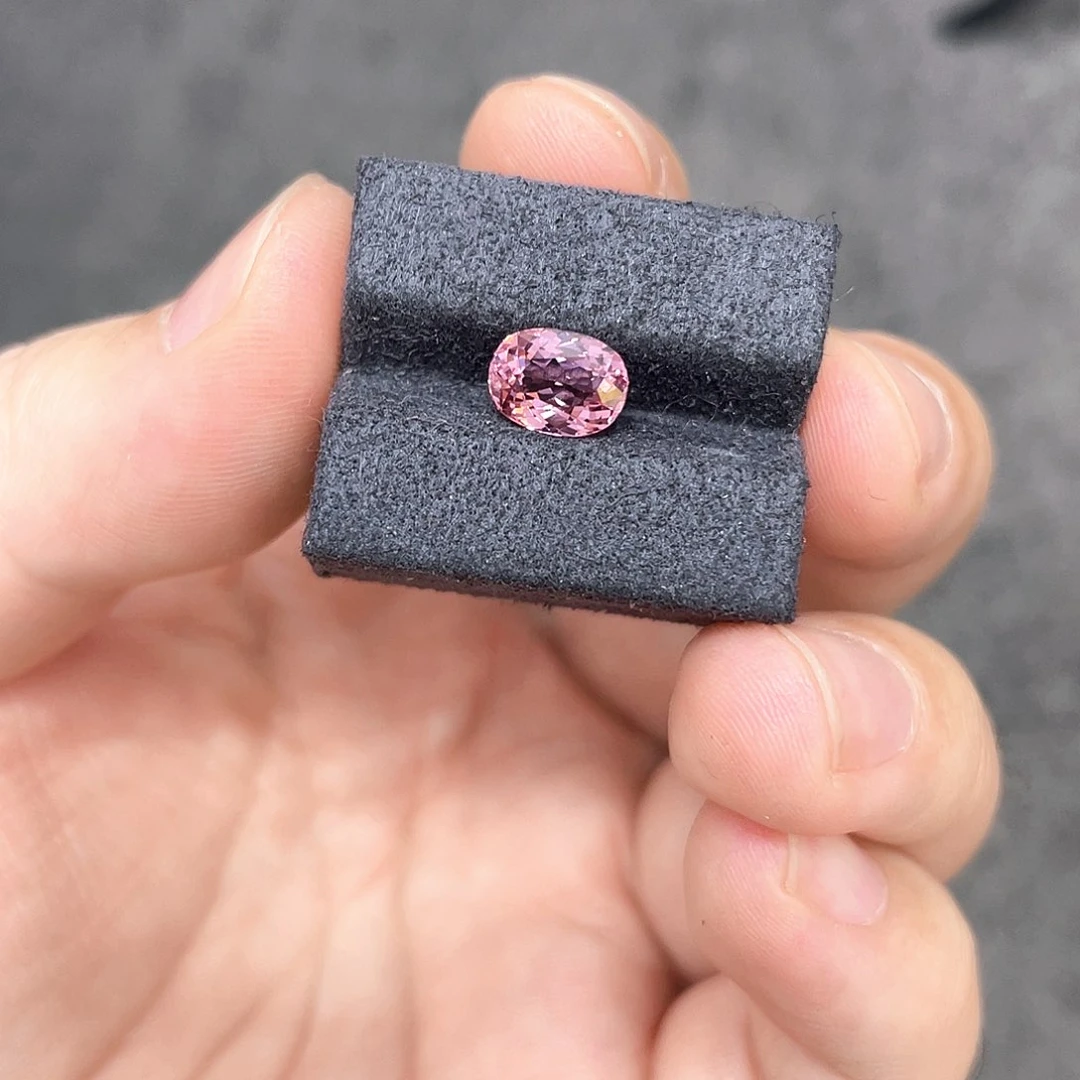 尖晶石裸石未镶嵌1.92CT