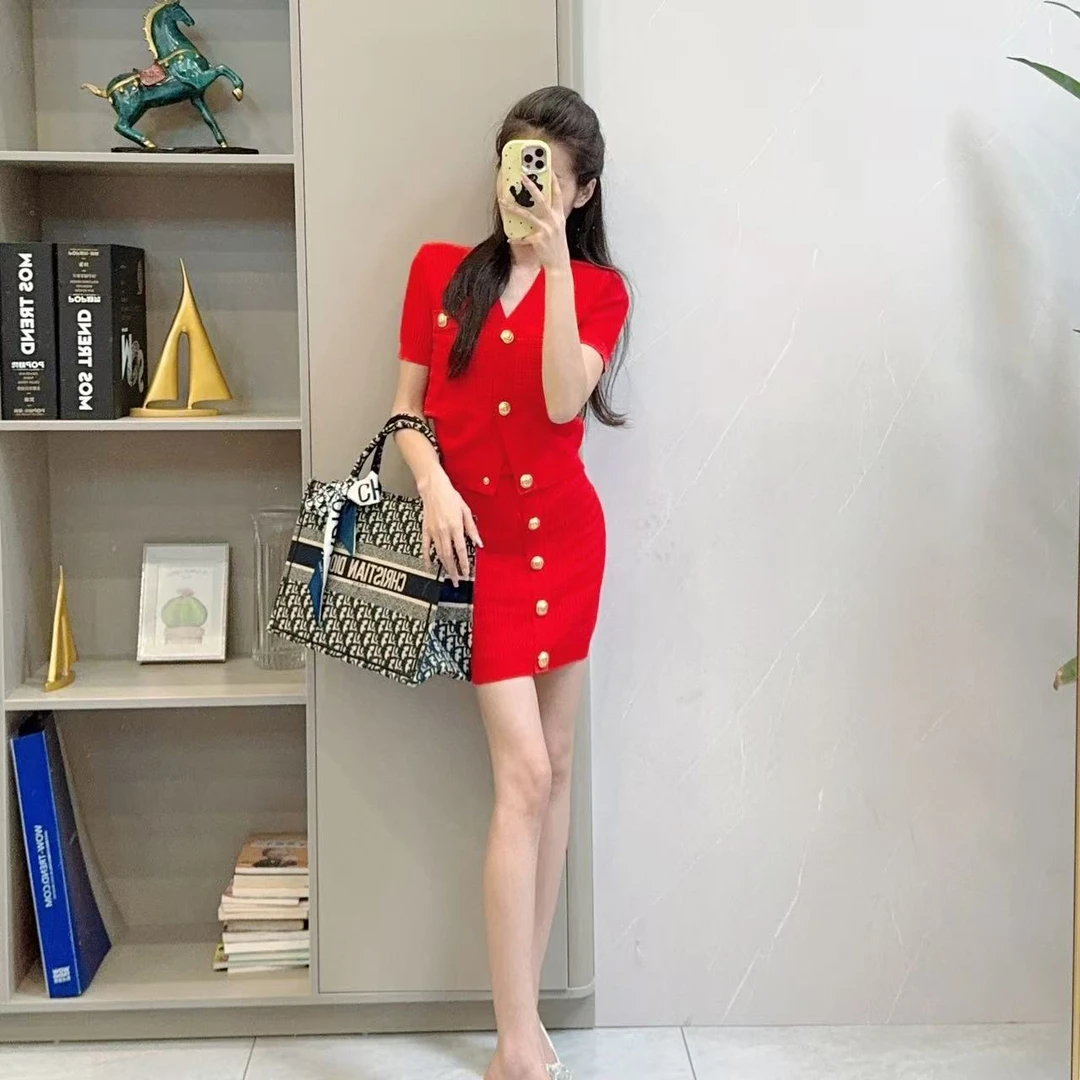 25022/25023新款洋气显瘦轻奢时尚气质名媛针织百搭收腰修身套装