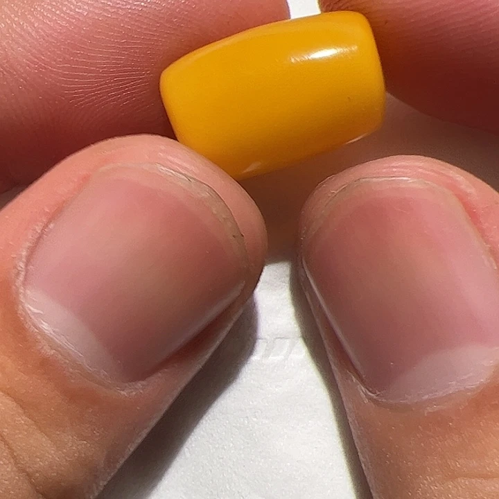 玻璃颈饰在这里的