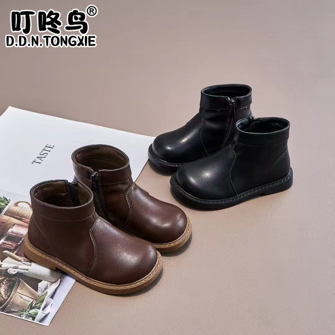 女童英伦风靴子2025秋季时尚小童软底舒适百搭网红短皮靴儿童短靴