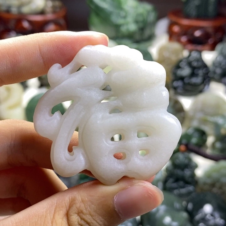 和田玉未镶嵌颈饰