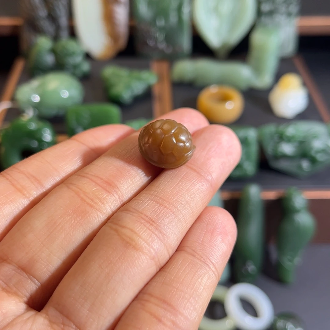 和田玉未镶嵌颈饰定制