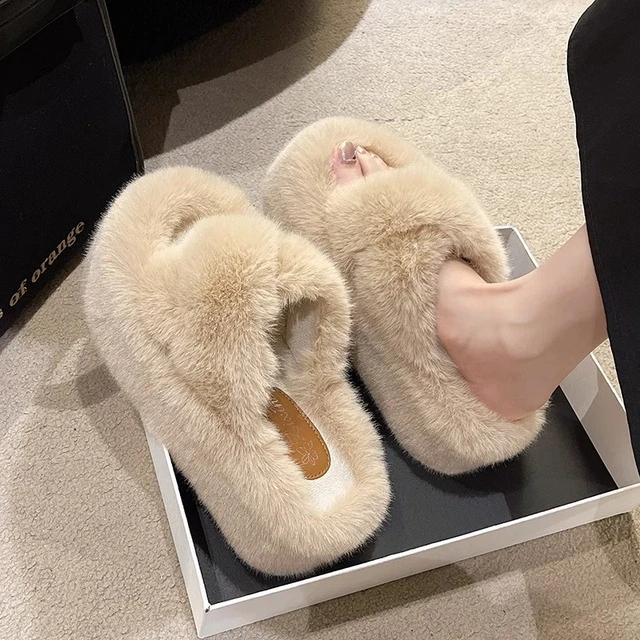 毛毛拖鞋女外穿2025新款冬季高级感家居软底厚底鞋增高交叉毛毛鞋