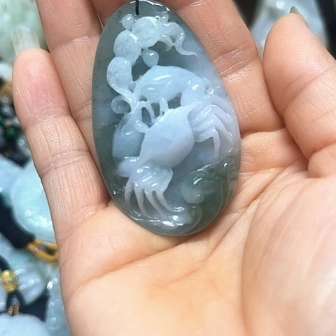 翡翠未镶嵌颈饰挂件