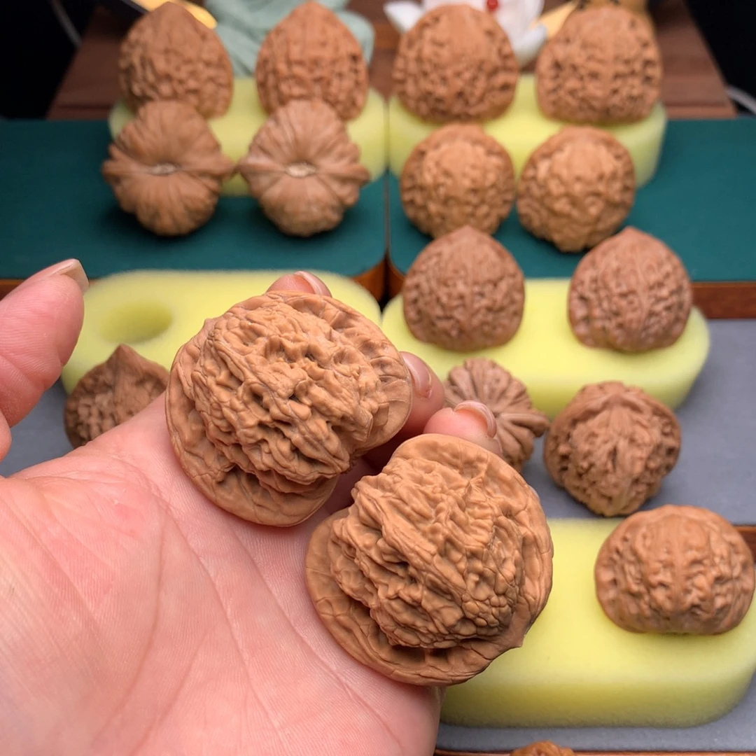 文玩核桃吊坠麦穗虎头43