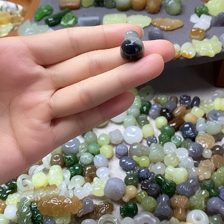 未镶嵌和田玉挂件猫