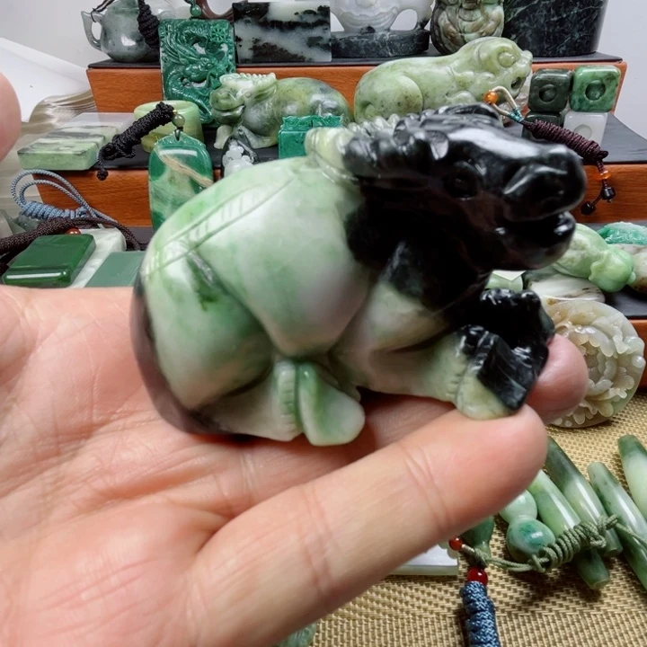 独山玉未镶嵌珠宝半成品