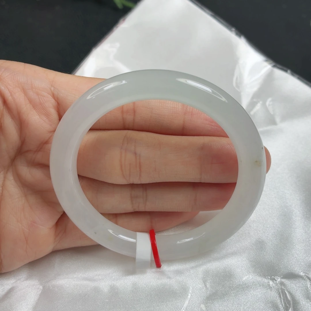 翡翠手镯未镶嵌糯冰起莹光荔枝冻瑕疵皮扣