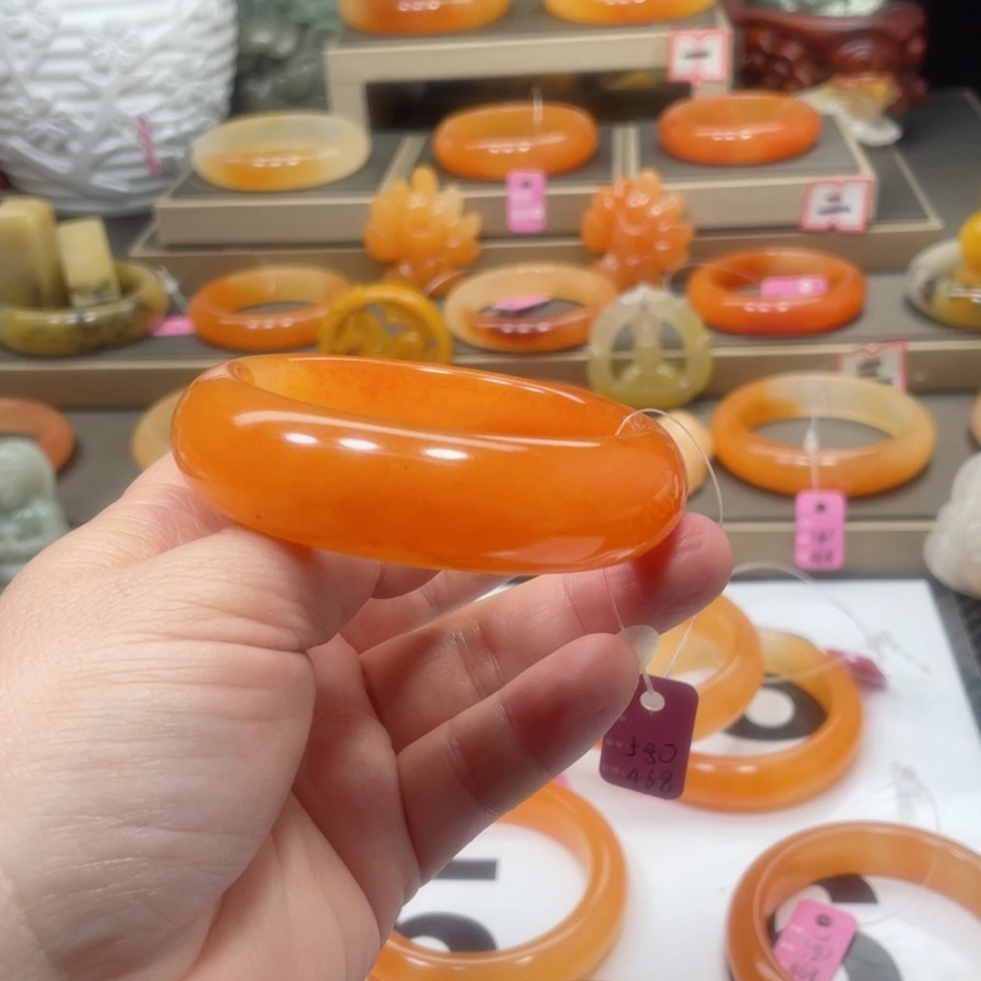 未镶嵌石英质玉（黄龙玉）手镯小*七