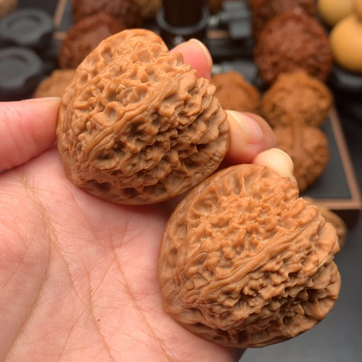 把件文玩核桃42红皮三角疆有修