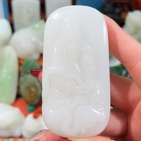 和田玉未镶嵌把件