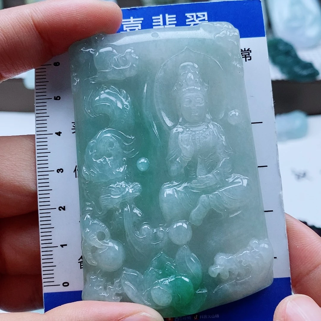 翡翠颈饰未镶嵌啊*哈翡翠