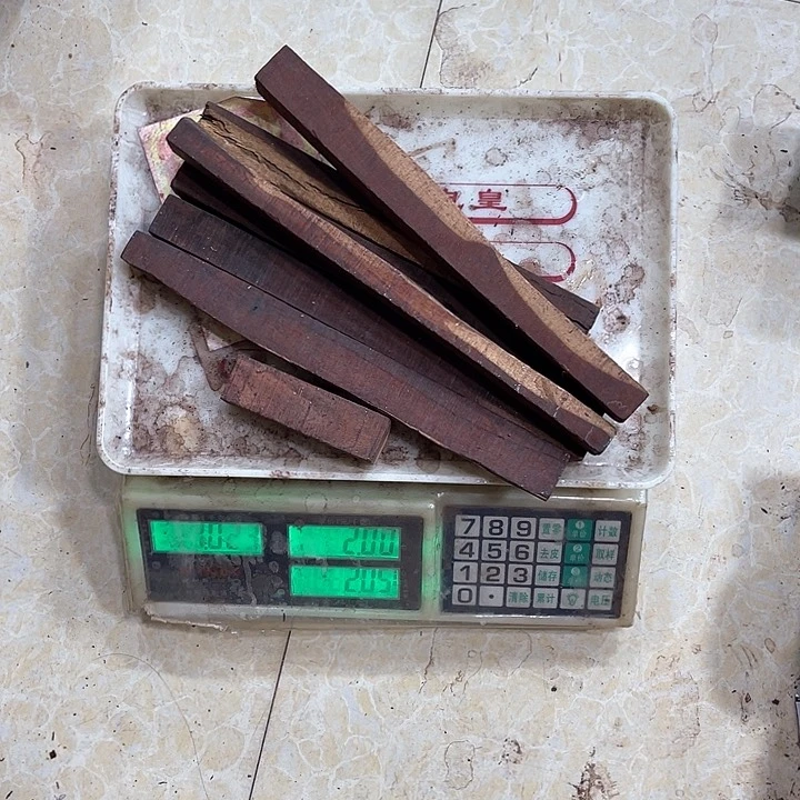 檀香紫檀（小叶紫檀）木头两斤