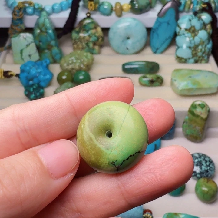 未镶嵌绿松石珠宝奇石