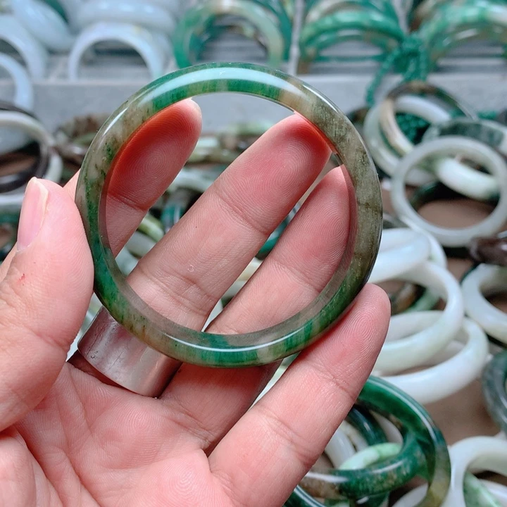 独山玉未镶嵌手镯54