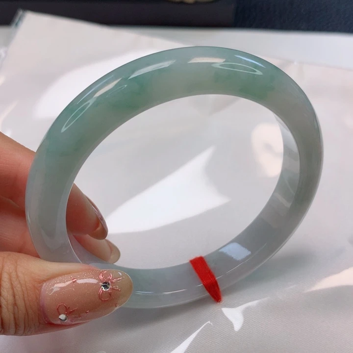 翡翠手镯未镶嵌58圈