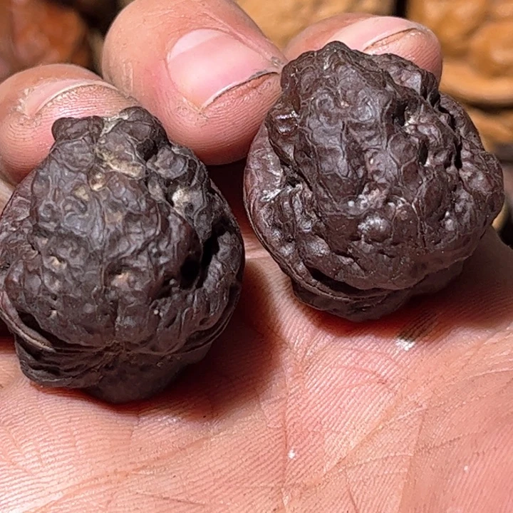 文玩核桃吊坠滇西铁核桃87