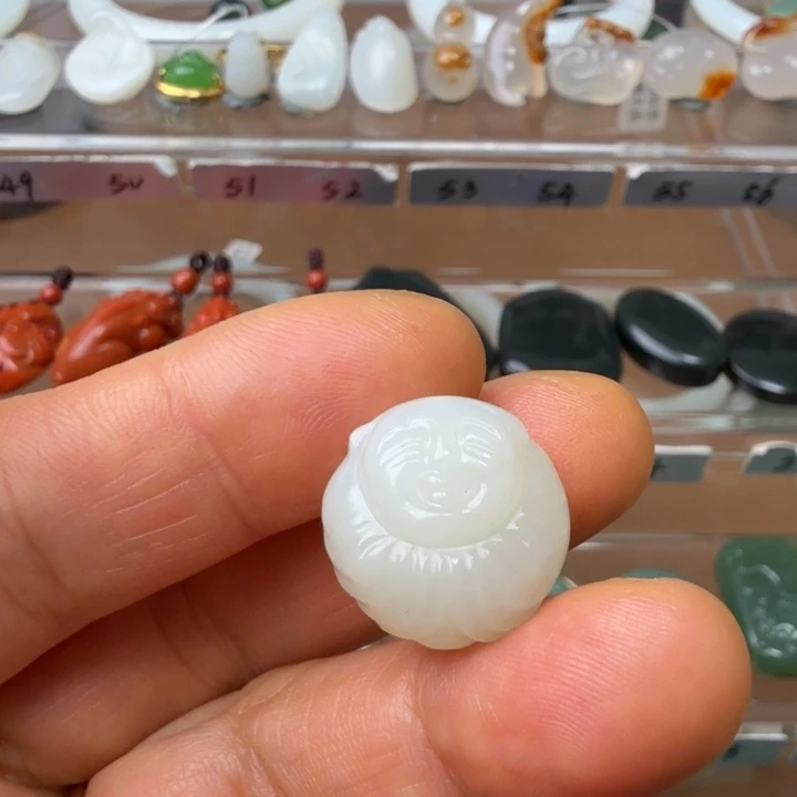 和田玉未镶嵌颈饰新疆和田一团和气