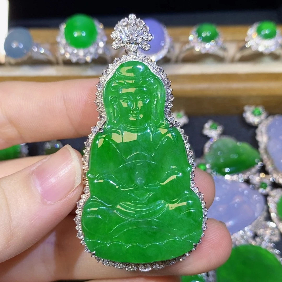 翡翠18K金镶嵌颈饰