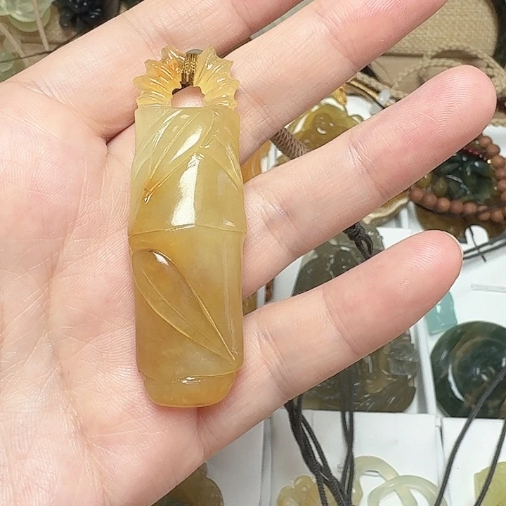 十****蛇纹石玉未镶嵌颈饰