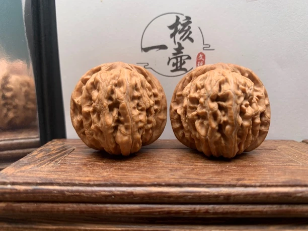 35尺【汉高楼】文玩核桃